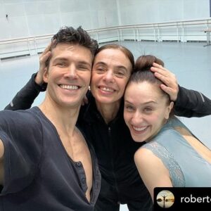 Alessandra Ferri Instagram - How special it has been to coach this two beautiful dancers and beautiful friends in Manon . I loved dancing this role and now it is just as wonderful to be helping others to discover the depth and layers of this amazing ballet.  @marianelanunezofficial @robertobolle  i can’t wait to watch them tomorrow night with the @royal.ballet.london 💜⭐️