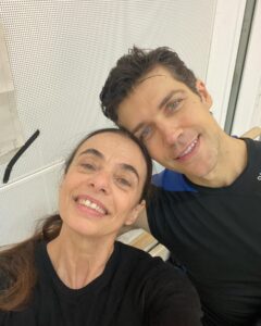 Alessandra Ferri Instagram - Always special to be together, even if only at the barre ❤️ @robertobolle @royal.ballet.london