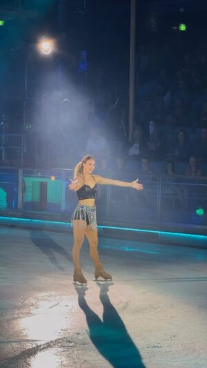 Alex-Anne Aubé-Kubel Instagram - Today is world ice skating day and I am celebrating this day with another 2 shows. The solo that I am performing “I didn’t know my own Strength” by Whitney Houston, is so special to me. 
I feel the meaning of each and every word in that song. I would have never thought I would come back to being a professional ice skater onboard a cruise ship (especially not as a Manager). 
I am so grateful to @willybietakproductions for this opportunity and a special thanks to my cast for always believing in me and for being so awesome 🫶🏽

Choreography Chris Nolan
#worldiceskatingday 
@willybietakproductions 
@royalcaribbean 
@rccltalent #royaltalent #shiplife #proiceskater #strength #showgirl #wittneyhouston