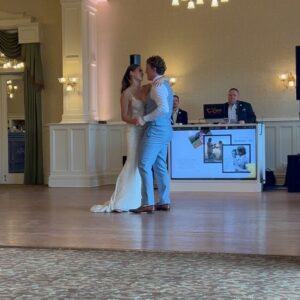 Alex-Anne Aubé-Kubel Instagram - It was perfect 👰🏻‍♀️🤵🏼‍♂️

Thank you @aubekubel @madison.aubekubel