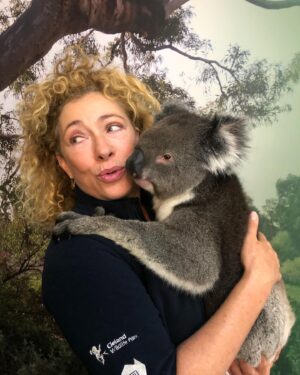 Alex Kingston Instagram - Had the most amazing experience at the Cleland Wildlife park ….. communing with the animals in a gorgeous botanical garden setting .
Thank you Shelley and team for the work you do to keep these unique creatures healthy and safe from harm .