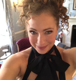 Alex Kingston Instagram - Feeling super happy after meeting @cje_official to discuss the style of dress she would create for Teens Unite Charity “Strictly” Fundraiser….and I am thrilled with the result 👍🏼❤️❤️❤️💋💋💋💋💋Thank you so much