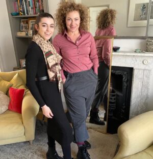 Alex Kingston Instagram - Feeling super happy after meeting @cje_official to discuss the style of dress she would create for Teens Unite Charity “Strictly” Fundraiser….and I am thrilled with the result 👍🏼❤️❤️❤️💋💋💋💋💋Thank you so much