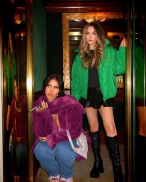 Alexa Nisenson Instagram - 💜💚💜💚