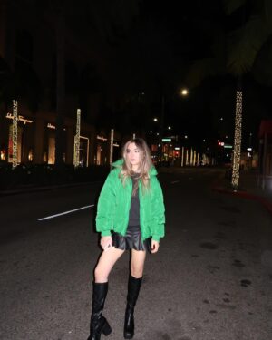 Alexa Nisenson Instagram - 💜💚💜💚