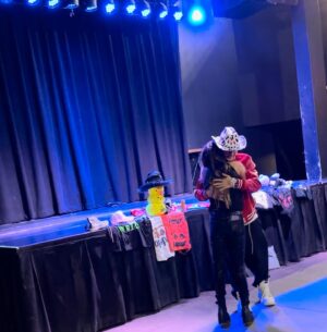 Alexa Nisenson Instagram - im still processing. still trying to find the words to describe this night. I am most definitely a better human bc of it and bc of this angel @jadenhossler • forever an inspiration and motivation and just the sweetest most precious person • my whole heart ♥️🖤🫶♥️🖤🫶(and thank u sm shannon for everything! so grateful) #jxdn #ihopethisneverendstour