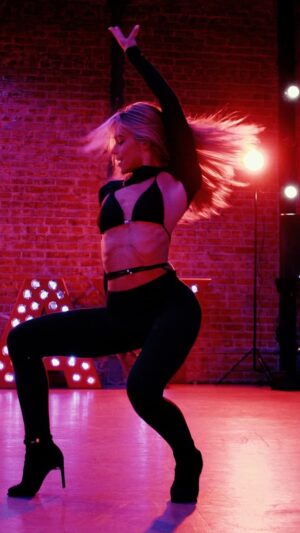 Alexa Blair Robertson Instagram - this one felt good— so much gratitude for @alottalarke 🖤