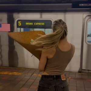 Alexa Blair Robertson Instagram - love letter to ny