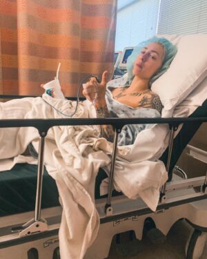 Alexandra Johnson Instagram - One year. ~120 days of physical therapy, 3 MRI’s, 1 ultrasound, 3 surgeon’s opinions, 2 orthopedic sports specialists, 5 amazing PT’s, 3 different braces, 4 new scars, countless unanswered questions, 0 days without pain.
Let’s see what the next 365 bring! 💪