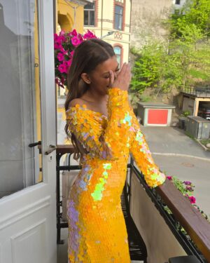 Alexandra Joner Instagram - Inneklemt fredag ✨️