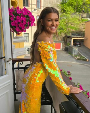 Alexandra Joner Instagram - Inneklemt fredag ✨️