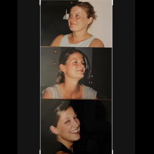 Alexandra Maria Lara Instagram - Meine Freundin Caro, meine Freundin Nina und ich. Wir haben uns als Teenager gefunden und nicht wieder losgelassen. Unsere Freundin Vanessa hat uns dieses Fotos neulich in einen Chat geschickt und ich hatte kurz einen Stich im Herzen- dass wir mal so jung waren 🫣😅…aber auch vor Freude und Dankbarkeit, dass ich so ein Glück habe, solche Freundinnen zu haben- die alles von mir wissen, die immer da sind, wenn es wichtig ist (auch wenn es nicht so wichtig ist 🥂!) und mit denen ich auf tausend Momente zurückblicken kann, die unvergesslich für uns sind…weil sie einfach unsere Geschichte sind❣️#precious #friends #throughthickandthin @nina_birdie & @carolette1209 😽