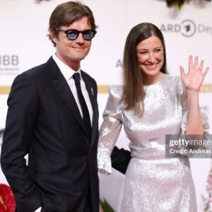 Alexandra Maria Lara Instagram - Es war ein wunderbarer und berührender Abend ✨ vielen Dank an @filmpreis & @filmakademie & @florian.gallenberger, an alle Beteiligten und ebenso an unser schönes Publikum vor Ort 🤍 danke auch an @thevampireswife ✨ & an meine zauberhafte @katharinademalotki 🫶🏻…herzlichen Glückwunsch an alle Preisträger und vielen Dank für Eure starken Filme ⭐️ 📸 @gettyimages & @clemensporikys