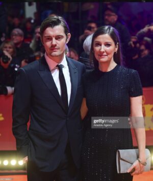 Alexandra Maria Lara Instagram - Die Berlinale ist seit gestern eröffnet ✨. Vielen Dank für den schönen Abend  @berlinale und vielen Dank an @ralphlauren für das wunderschöne Kleid 🤍, @chackachang & @loewscommunications für die großartige Unterstützung 🙏🏻. …19 Filme laufen im Wettbewerb und ich freue mich sehr darauf, die nächsten Tage im Kino zu sitzen! #ilovecinema 📸 @gettyimages