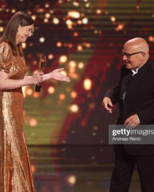 Alexandra Maria Lara Instagram - Es war ein besonderer Filmpreis und ich möchte mich von Herzen bedanken bei- Anne & Maria & Claudia und dem gesamten Team, das ich so schätze @filmakademie @filmpreis , bei @florian.gallenberger und @claudiaroth_official - ich bin sehr dankbar, das alles mit Euch beiden erleben zu können, bei @jasminshakeri und @katjavongarnier und @var7an für Eure Energie und einen starken und berührenden Abend, den wir nicht vergessen werden, bei @thevampireswife für mein wunderschönes Kleid (danke, liebste @katja.eichinger), bei @lilianvontrapp, die den schönsten Schmuck macht, bei @katharinademalotki, die mich zu meinem Glück seit Jahren begleitet, bei @sisleyparisofficial für die wunderbare Zusammenarbeit und last but not least- bei allen, die Film lieben und unterstützen und bereit sind, auf konstruktive und zugewandte Art und Weise nach Wegen zu suchen, die in der Filmwelt zu den Veränderungen führen sollen, die wir uns wünschen 🫶🏻 …und natürlich bei Dir, Sam, und bei unserem Ben, der uns gestern die Daumen gedrückt hat, zusammen mit @nicolepangratz ❤️ 📸 @gettyimages