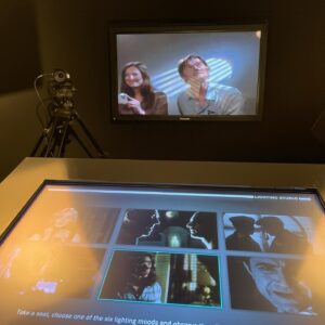 Alexandra Maria Lara Instagram - Ich durfte mir für die Carte-Blanche-Filmreihe 10 Filme aussuchen, die mich besonders geprägt und beeinflusst haben und die im September im Kino des @dff.film in Frankfurt gezeigt werden. Es war für mich eine persönliche Filmreise in die Vergangenheit und so wird beispielsweise am 14.9. um 18.00 Uhr BERLIN IS IN GERMANY von Hannes Stöhr gezeigt, in dem mein Vater an der Seite von Jörg Schüttauf spielt. Gestern waren wir zu Besuch in Frankfurt und haben einen wunderbaren Nachmittag und Abend an der Seite von Menschen verbracht, die Film genauso lieben wie wir. Vielen, lieben Dank @dff.film @freunde.dff @eharrington101 und  @ursspoerri , für unser schönes Gespräch und die Begeisterung für’s Kino ❤️