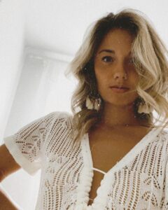 Actress Alexandra Stellini HD Instagram Photos and Wallpapers October 2020