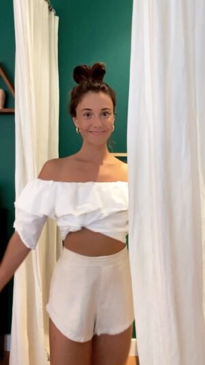 Alexandra Stellini Instagram - 3 outfits que tu peux retrouver chez @momentsacre 🙃