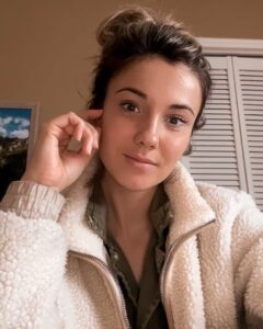 Actress Alexandra Stellini HD Instagram Photos and Wallpapers April 2024