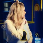 Alexandra Dinu Instagram - Hmmm... mă gândesc unde era ascunsă cheia în episodul #BucatarFaraScapare... 🤔 De fapt, mai bine o căutați singuri - asta va poate aduce un premiu ! 😉 Detalii pe site-ul @lidlromania https://bit.ly/3xXWIRH 💙💛