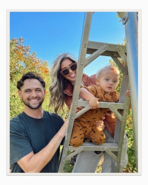 Alexandria DeBerry Instagram - giving thanks with our whole heart 🤎 psalm 9:1 | happy thanksgiving!