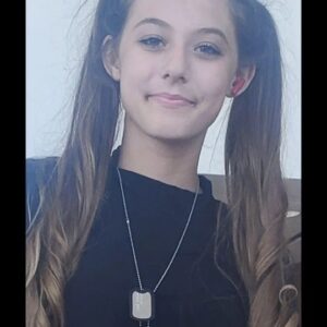 Alexis Arnold Instagram - Another fun day on the set of Mission From Outerspace. #makingmovies #film #actress #model #tall #wellingfilms #missionfromouterspace #alexisarnoldactress #alexisarnold #longhair #jet #jeep