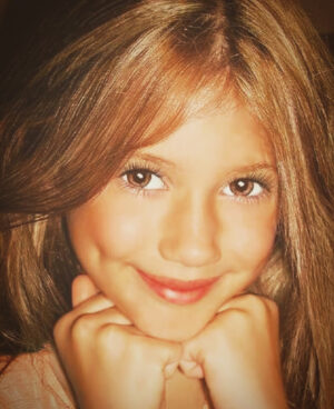 Alexis Eddy Instagram - #FlashBackFriday

Wittle me in da summer time 🌞
Believe it or not- I actually used to get a tan 👻🤷🏻‍♀️