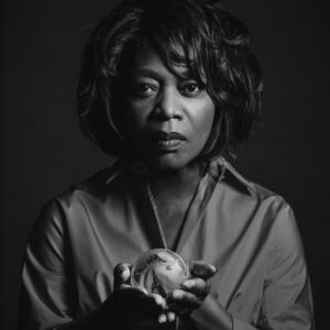 Alfre Woodard Instagram - When we all come together, we can have a huge impact. We can take simple actions in our daily lives to confront the climate emergency. Switching off lights and using more efficient appliances saves energy. I challenge you to take action with me, the @unitednations and @unenvironment! Photo by @justinwu #ActNow #WorldIsInOurHands