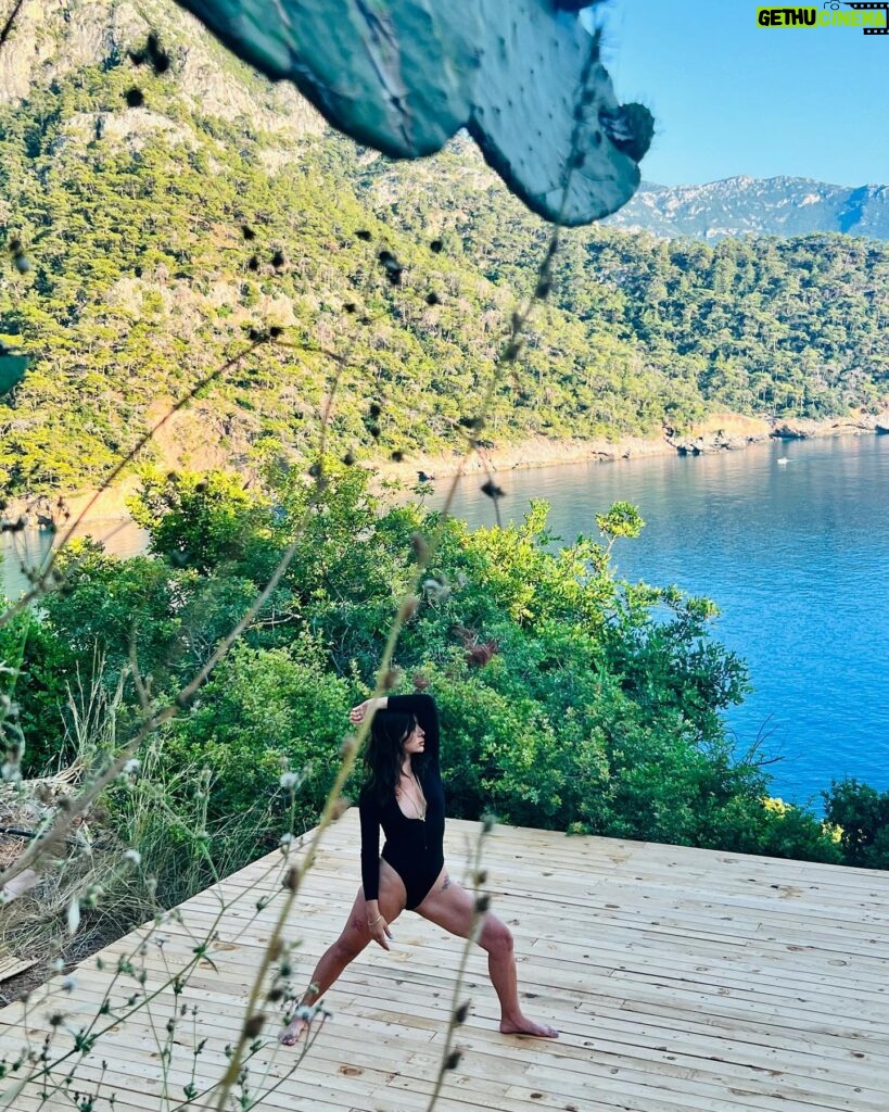 Algı Eke Instagram - Love🪬 …. #bestplacestogo #namaste @flavia.hotel @neslitukendi 📸