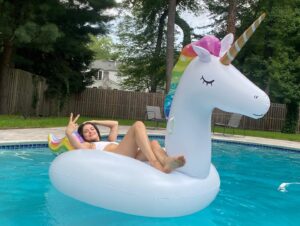Ali Cobrin Instagram - Fri~Yay! 🦄