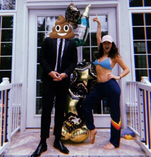 Ali Cobrin Instagram - When your husband shows up to a pool party in a suit 🤦🏻‍♀️