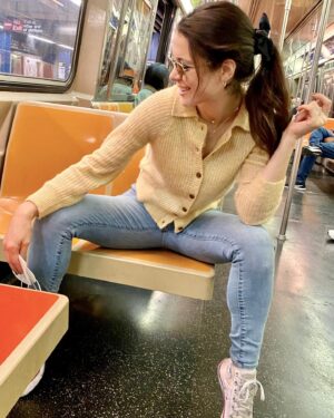 Ali Cobrin Instagram - Spring in the city! 🌺🌼🌷