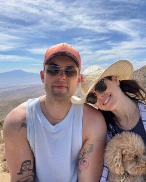Ali Cobrin Instagram - Joshua Tree photo dump 🧡
:
:
:
:
:
:
@campervanguy #vanlife #campervan #campervanguy #camping #joshuatree #vanlifeexplorers