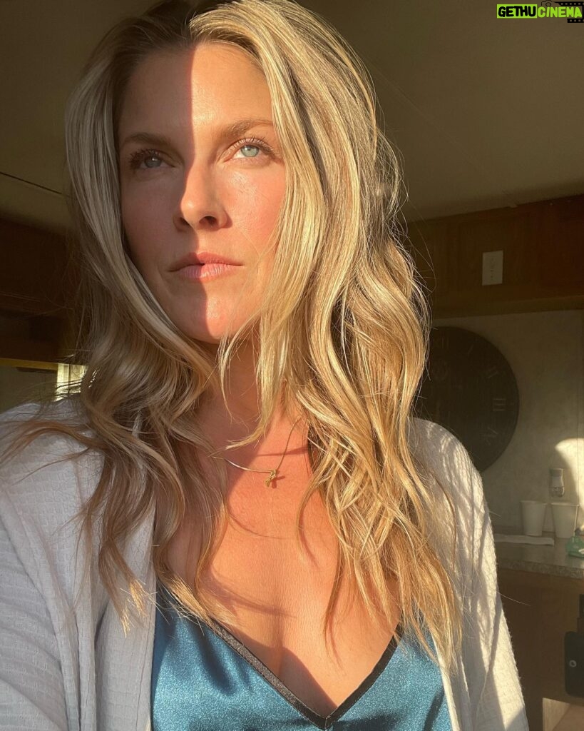 Ali Larter Instagram - Feeling the super moon, my friends? How’s everyone doing?