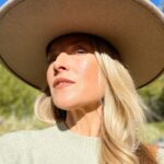 Ali Larter Instagram - It’s fall y’all! My favorite season of the year. Let the warm browns, greens, and yellows reign supreme. 🍁