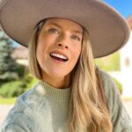 Ali Larter Instagram - It’s fall y’all! My favorite season of the year. Let the warm browns, greens, and yellows reign supreme. 🍁