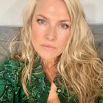 Ali Larter Instagram - Just passing time while the lightning is striking. 🎱⚡️🎱