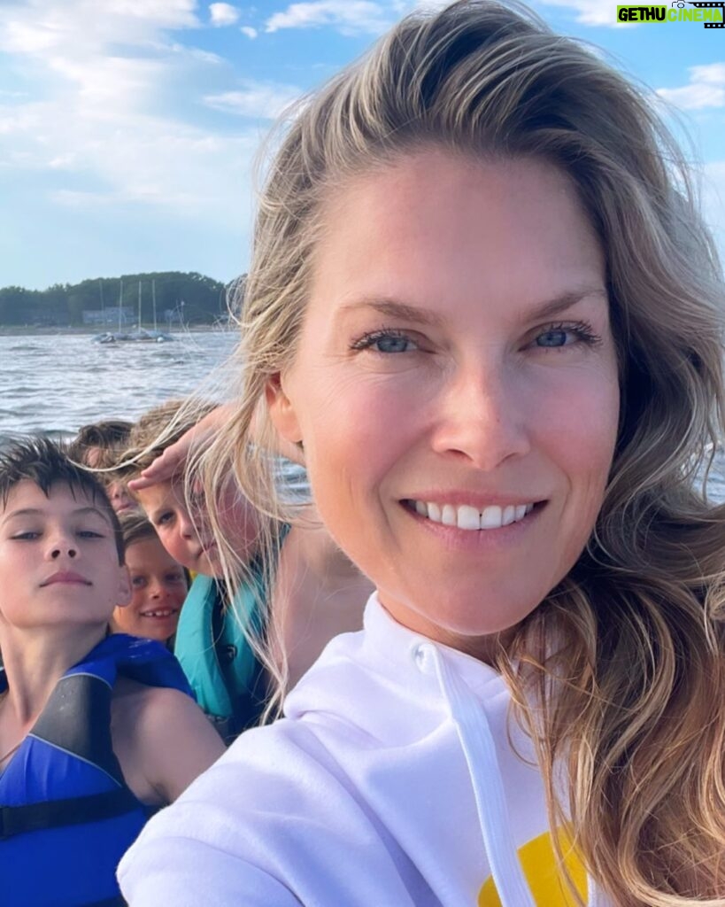 Ali Larter Instagram - And they are off to sleep away camp! 😀🥹🥲