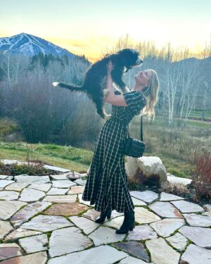 Ali Larter Instagram - How did you know to match my dress to my new puppy? Loving your gorgeous Sun Valley dress- Thank you! @katherineschwarzenegger @cleobella