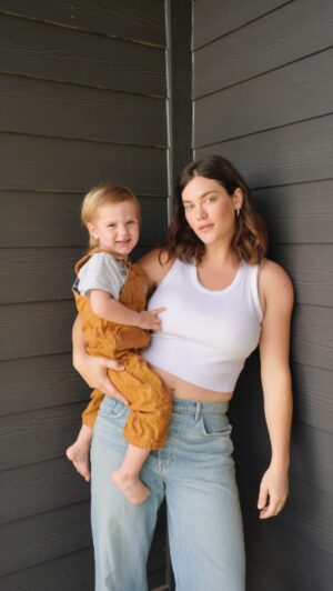 Ali Tate Cutler Instagram - Drop a 🔥 if you’re asking God for a week of ease right now

#itsnotthatdeep #babieslaughing #viral