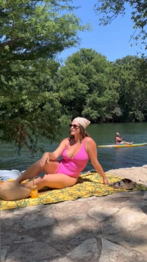 Ali Tate Cutler Instagram - Save this post NOW so you remember 🦄

Exposure therapy is traditionally used for people to conquer their fears by slow exposure to said fear in safe settings.

AND the definition I mean is that when you expose your brain to people who already have the thing you want…

In this case, amazing confidence and body image ✅

You start to believe it’s possible because you have evidence it’s possible.

So run, don’t walk, on finding your body image expanders. People who look like you, but also have high self confidence and self love. If they look similar to you, then you’ll start to realize NOTHING could be more perfect than the body you have ❤️👍🔥