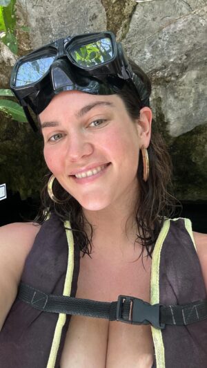 Ali Tate Cutler Instagram - Comment SPEAK if you want my free throat chakra masterclass ✨

So many of the women I work with are TERRIFIED of:

‼️ starting their dream business 
‼️ putting out a message that shows their real opinions
‼️ feels cringe being SEEN 👀 on social media so isn’t, and then enters the self fulfilling cycle of not growing her business 

If you are ready to up-level and live out your purpose FULLY, you’re going to need to get real cool with haters 🤷‍♀️

#hatersgonnahate #viral #authenticity