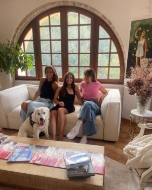 Alia Chergui Instagram - Baby Shower Suprise 🎉🎉🤰🏻

Les filles m’ont organisée ma baby shower chez @masdekyoto à Nîmes, je pensais y’allait pour le travail, j’étais tellement loin de me douter de tout ce qu’elles m’ont organisées ! 
Merci les filles pour votre présence, votre bienveillance, votre amours et pour tous les cadeaux que j’ai reçu pour l’être le plus important de ma vie, je pensais ne pas avoir le temps d’en organiser une, en tout cas je suis bien contente car c’est des moments graver à jamais ds mon cœur 🤍
