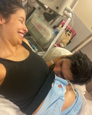 Alia Chergui Instagram - Ce jour où @alisunaoff allait s’évanouir ! 
J'ai eu des contractions sévères ce jour là on a cru que c'était le jour j ! Finalement ça ne l'étais pas
