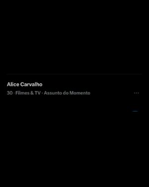 Alice Carvalho Instagram - passando pra agradecer ao @domingao, ao @lucianohuck e aos colegas ali comigo por esse dia divertidíssimo na dança e essa homenagem emocionante com minha família e meus amigos envolvidos.

a trajetória é sempre coletiva, há de ser sempre, e esses reconhecimentos bonitos ao meu trabalho sempre me fazem ser muito grata aos que caminham comigo e tornam os sonhos possíveis.

obrigada a toda produção, @larinhardantas, time-familia @conde_mais e ao time de renascer. 

fotos: @tvglobo / beatriz damy 
styling: @jaiarafontes
calça: @_goodfela_ 
blazer/acervos: @acervodaspiorais @amosfonseca_ 
assessoria: @estarcomunicacao