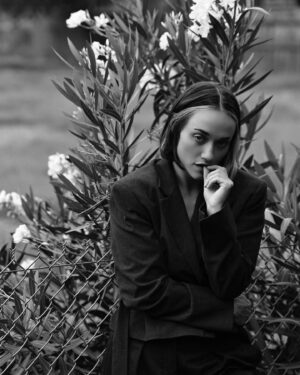 Alice Kremelberg Instagram - villain era 🖤
.
.
.
📸 @ogata_photo