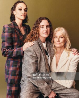 Alice Kremelberg Instagram - Photo dump part one 🖤
📸 @robbysphotos 
Mua @robrumseymua 
Hair @christianmarc 
Suit @viviennewestwood
#tca #renegadenell