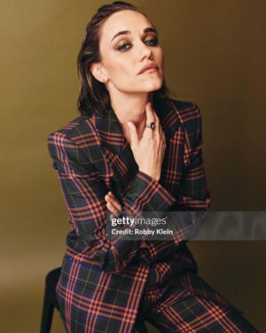 Alice Kremelberg Instagram - Photo dump part one 🖤
📸 @robbysphotos 
Mua @robrumseymua 
Hair @christianmarc 
Suit @viviennewestwood
#tca #renegadenell