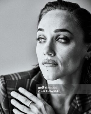 Alice Kremelberg Instagram - Photo dump part one 🖤
📸 @robbysphotos 
Mua @robrumseymua 
Hair @christianmarc 
Suit @viviennewestwood
#tca #renegadenell
