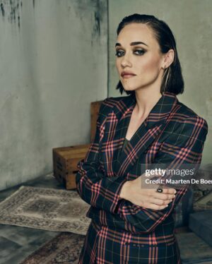 Alice Kremelberg Instagram - 🖤 kickass
.
.
.
#renegadenell @louisadodgeharland @joelyrichardsonsinsta @disneyplus @bbcstudios @lookoutpointtv 
.
.
Mua @robrumseymua 
Hair @christianmarc 
📸 @iheartmaarten